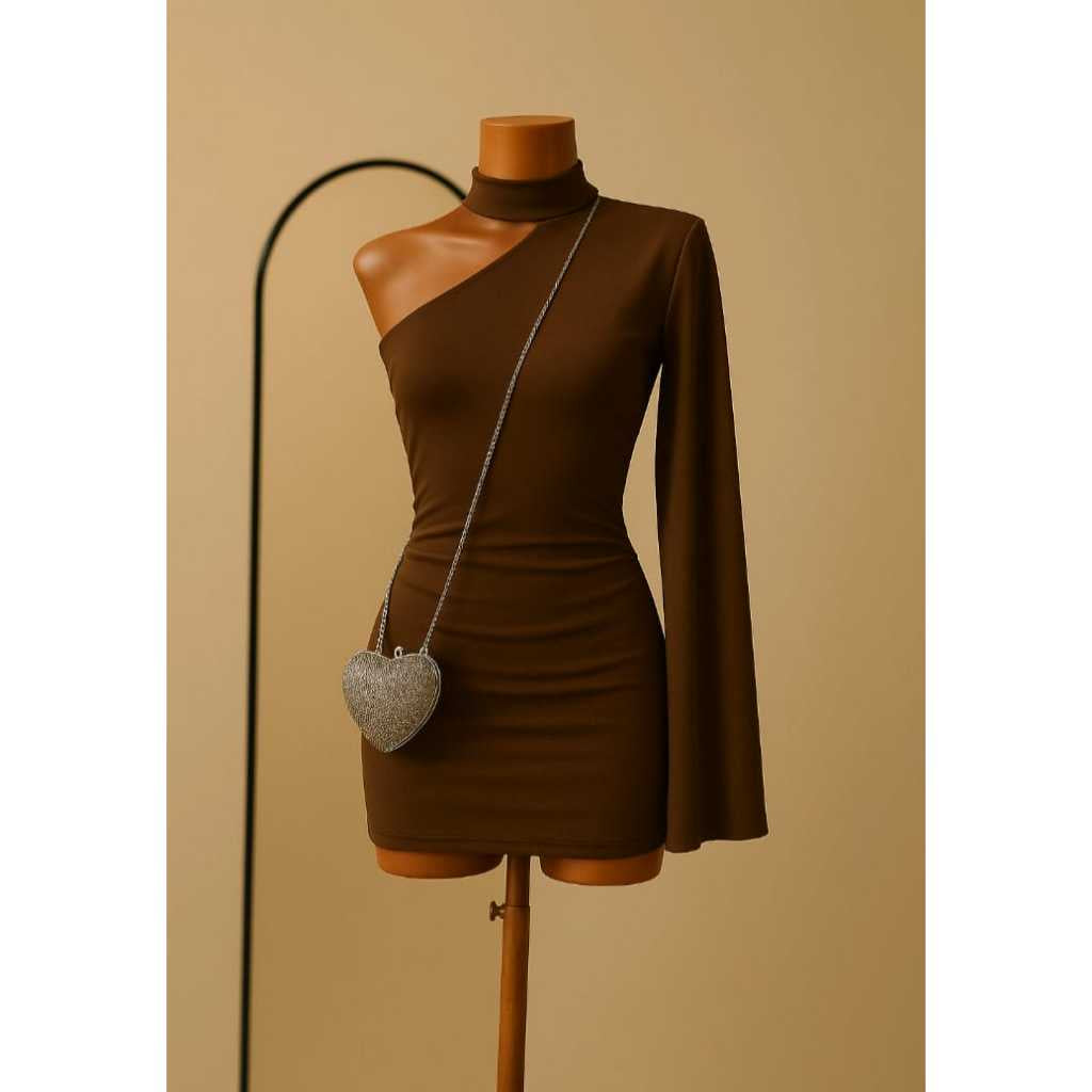 Vestido Clarisse – Ousadia e Estilo com Inspiração Internacional