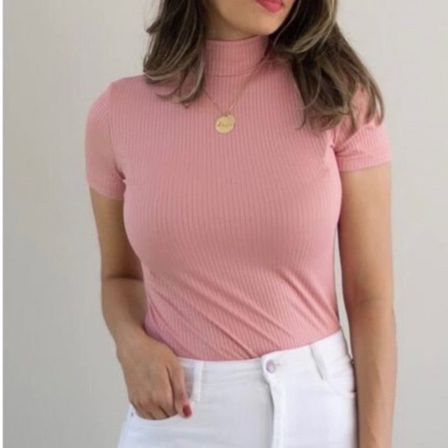 Blusa Penelope – Sofisticação e Versatilidade em Uma Peça