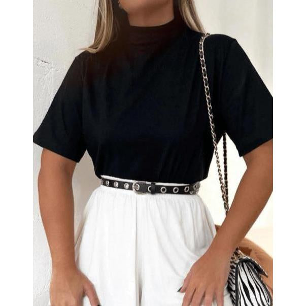 T-Shirt Eleanor – Minimalismo e Sofisticação em Cada Detalhe