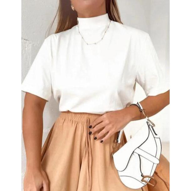 T-Shirt Eleanor – Minimalismo e Sofisticação em Cada Detalhe